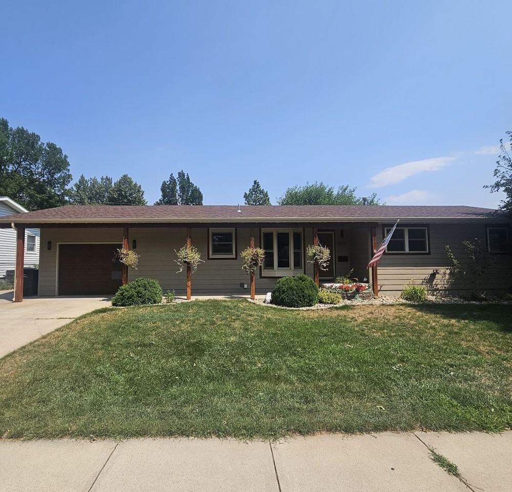 514 Belmont Dr - Photo 2 of 33