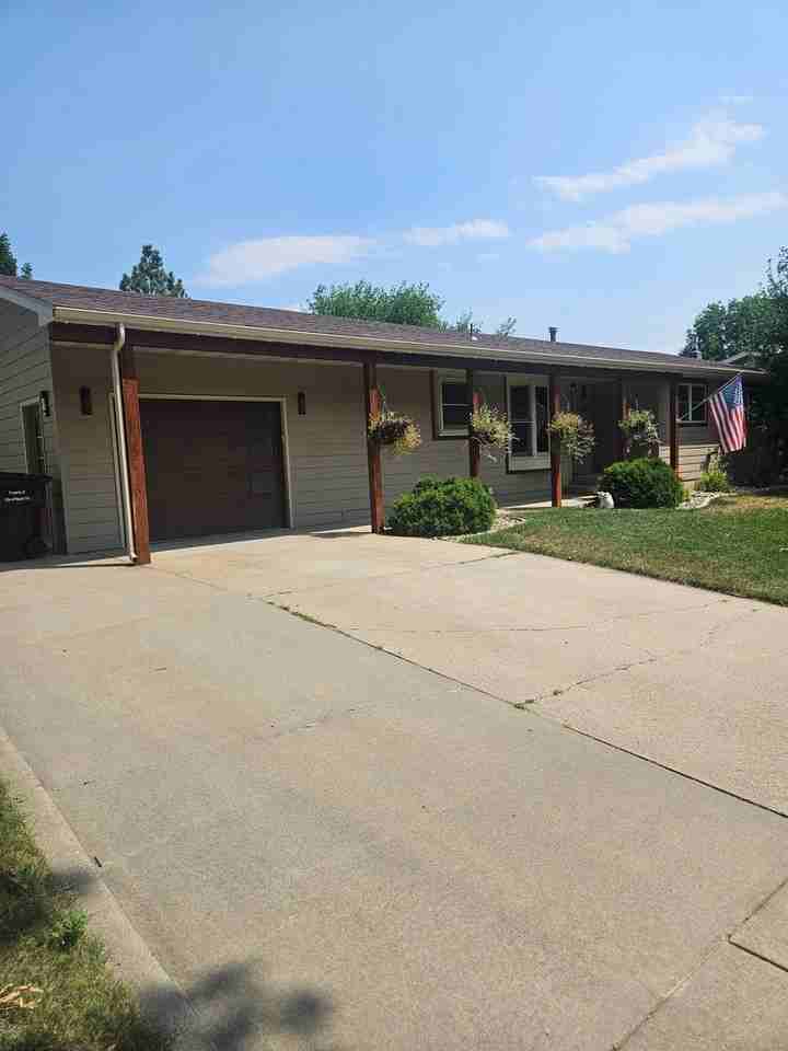 514 Belmont Dr - Photo 3 of 33