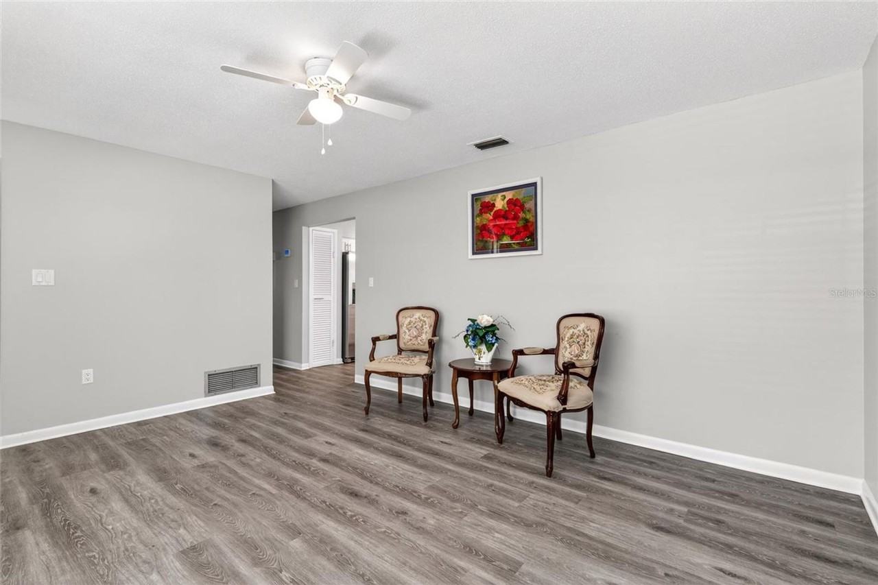 3907 Nw 21st St - Photo 4 of 30