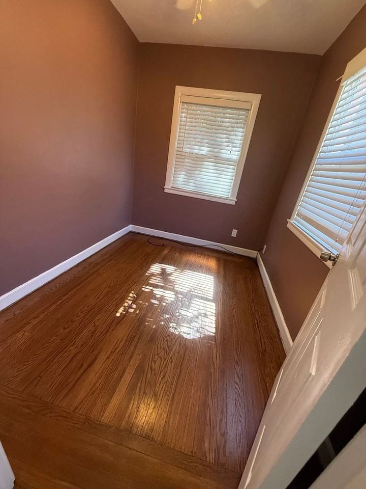 2308 N St - Photo 7 of 11