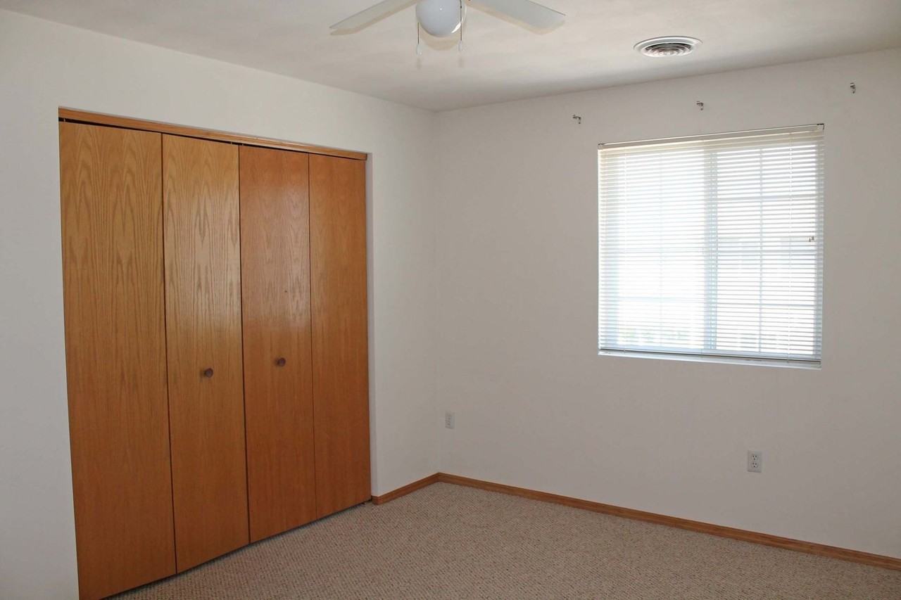3422 Midvale Dr #2 - Photo 5 of 10