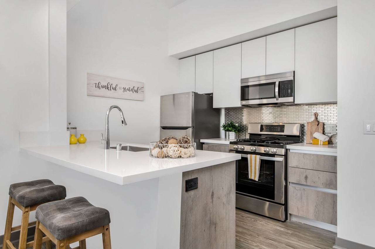 Townhomes and Studios in Culver City w/ Parking & Private Rooftop Deck! - Photo 4 of 17