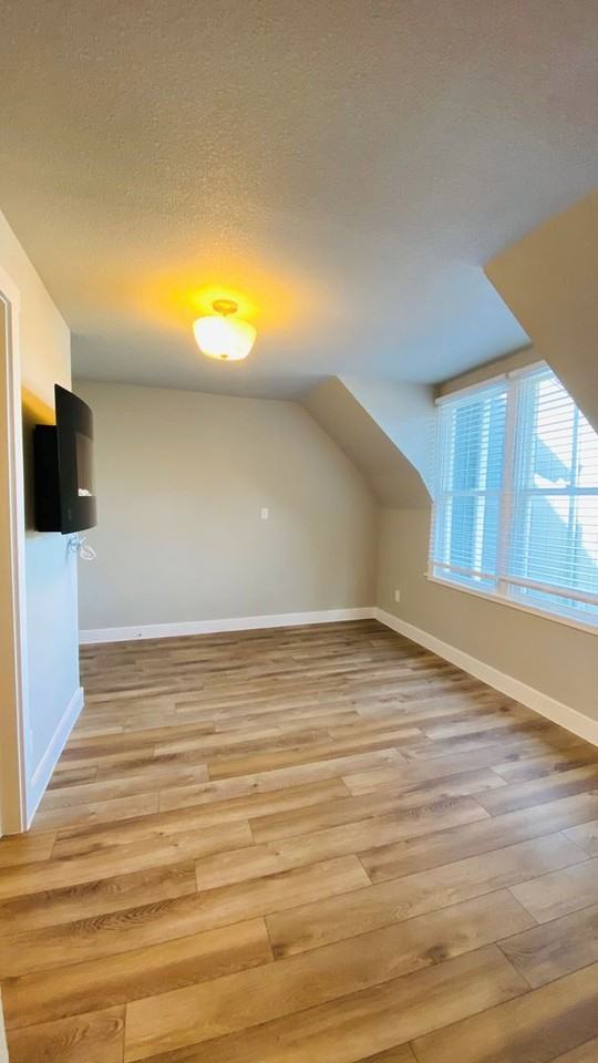 411 Bond St, Astoria, OR 97103 - Photo 3 of 7