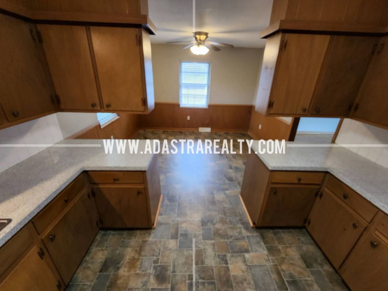 212 Brookside Dr - Photo 5 of 32