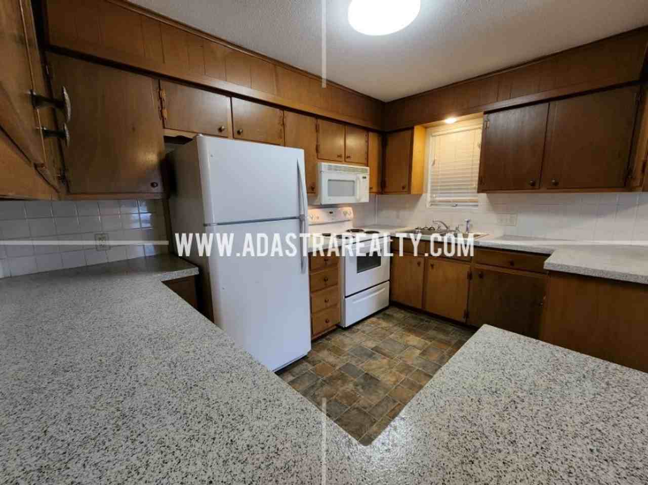 212 Brookside Dr - Photo 7 of 32