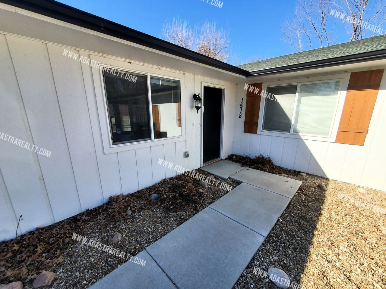 1518 W 26th St - Photo 2 of 21