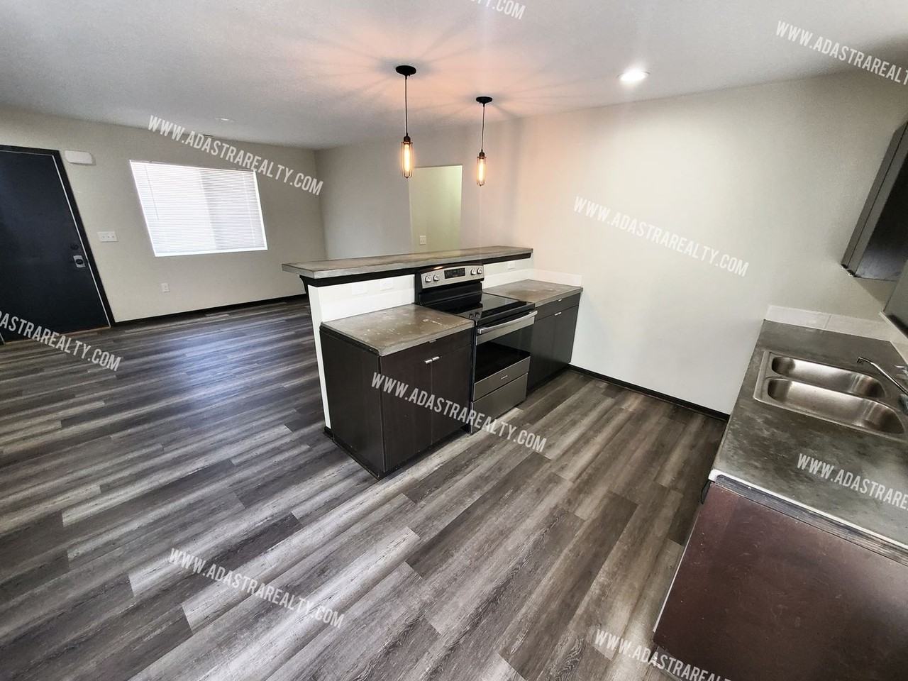 1518 W 26th St - Photo 5 of 21