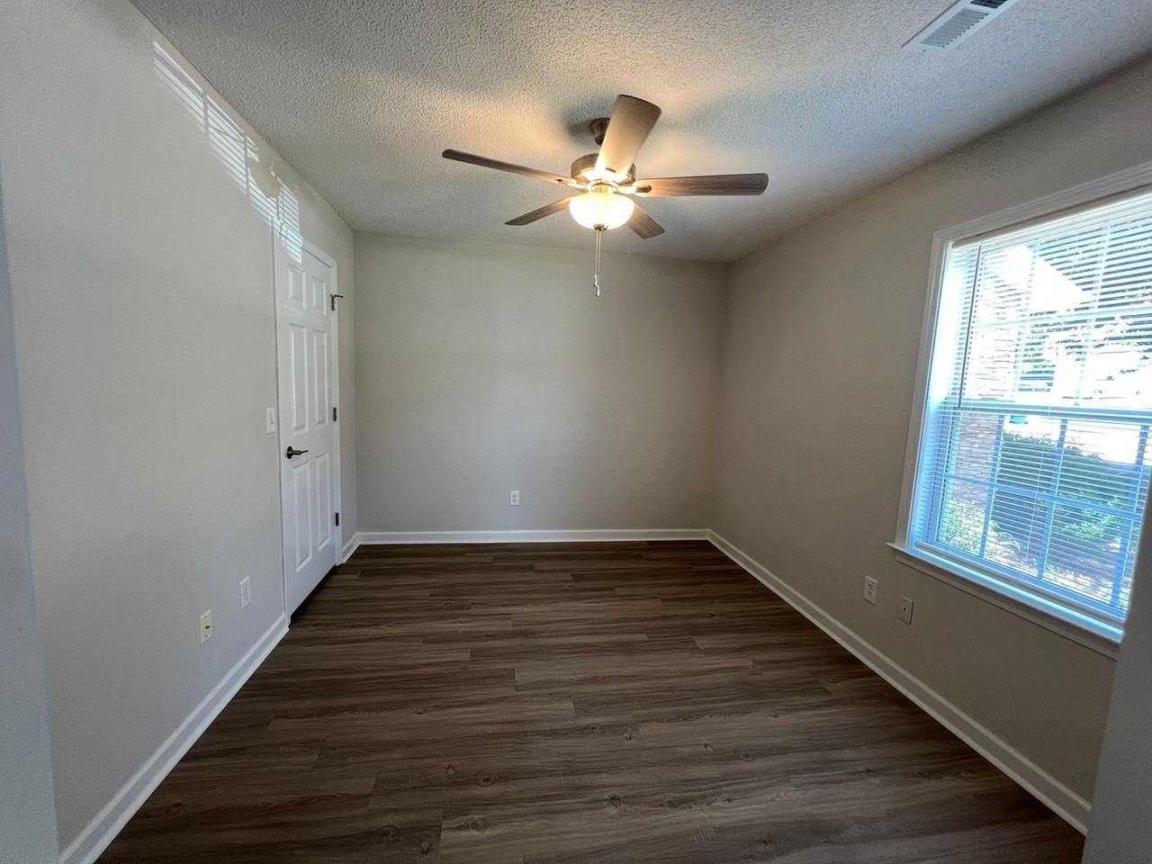 122 Springwood Ln - Photo 5 of 12
