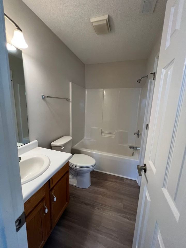 122 Springwood Ln - Photo 7 of 12