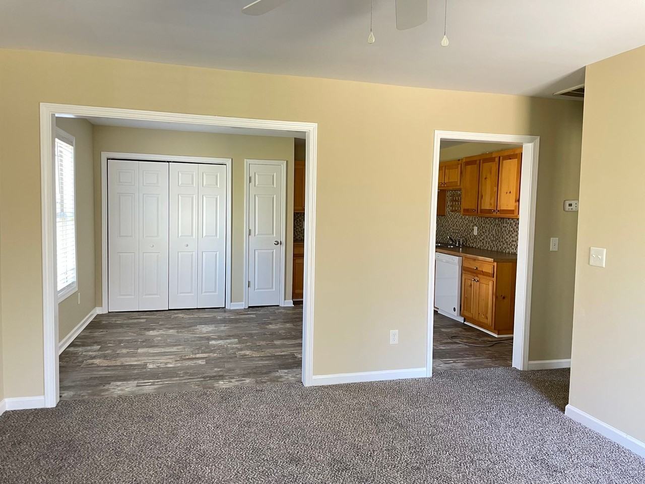 22 William Dr - Photo 3 of 10