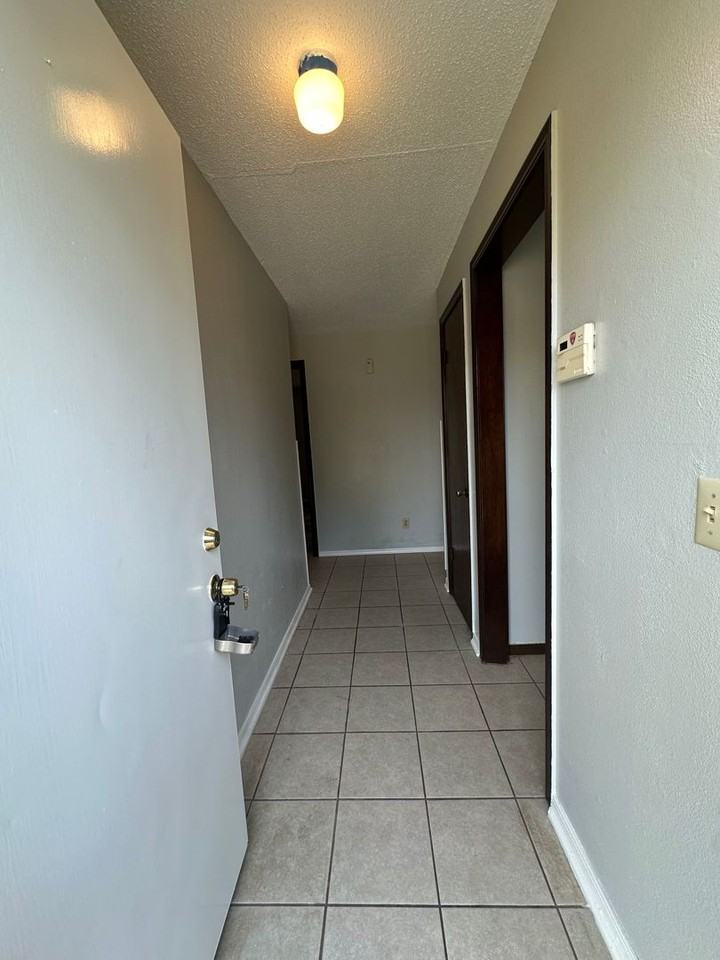 3904 Overland Dr - Photo 2 of 33