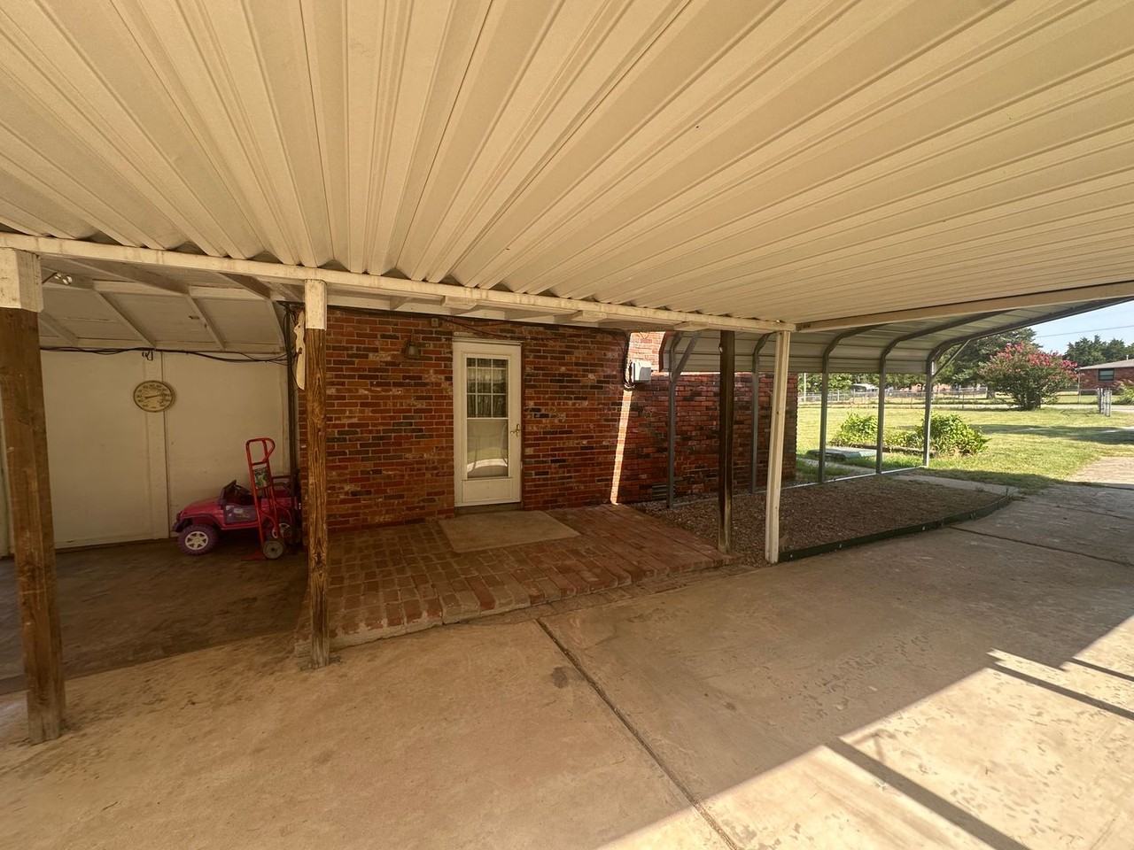16881 Beau Kay Dr - Photo 3 of 41