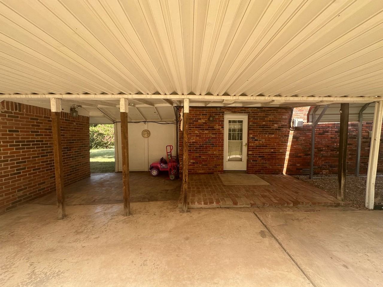 16881 Beau Kay Dr - Photo 4 of 41