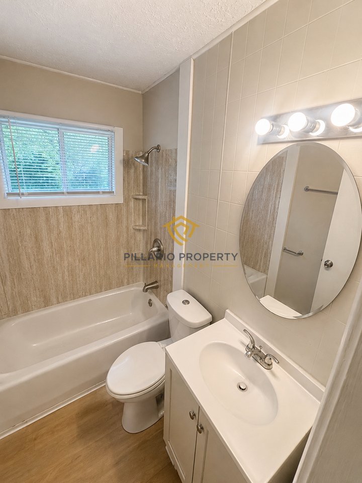 1112 Earhart St - Photo 4 of 17