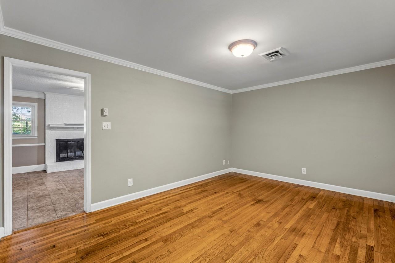 3905 Waterton Rd - Photo 3 of 37
