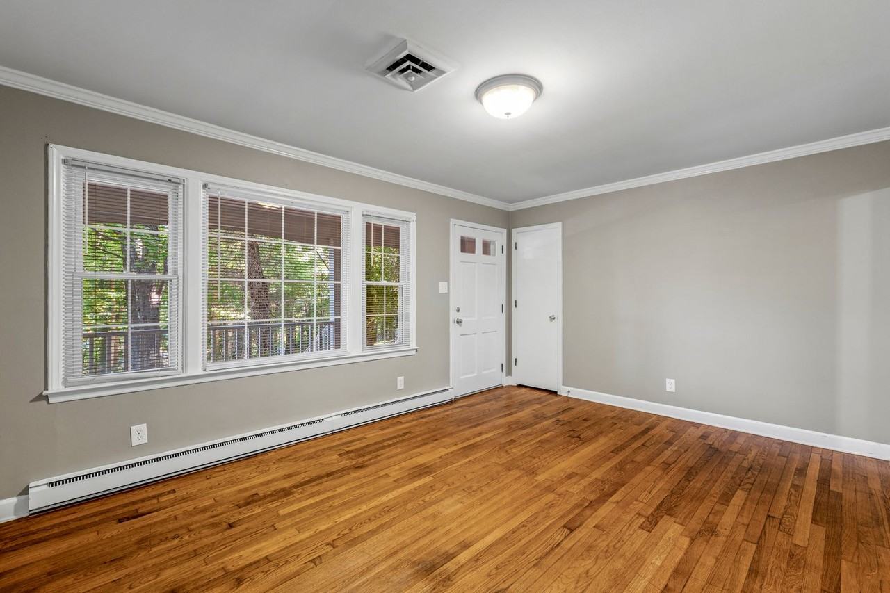 3905 Waterton Rd - Photo 5 of 37
