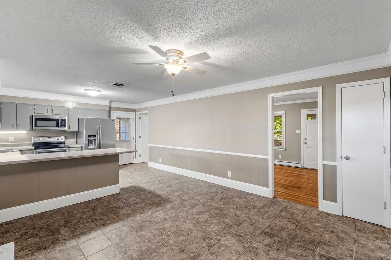 3905 Waterton Rd - Photo 6 of 37