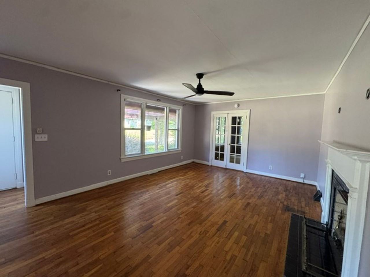 412 College Ave - Photo 3 of 9