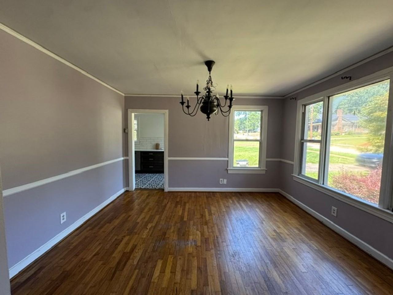 412 College Ave - Photo 4 of 9