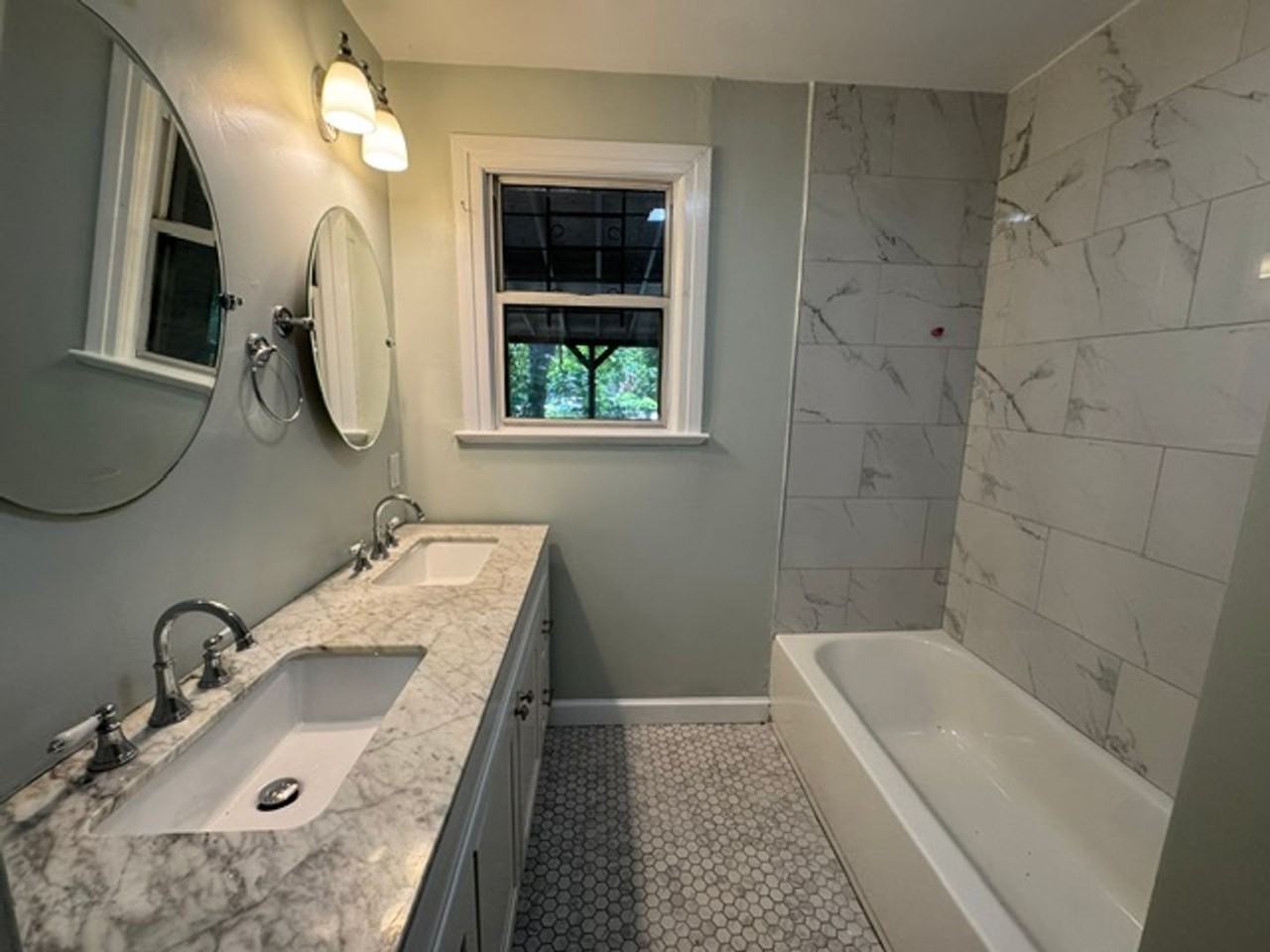 412 College Ave - Photo 7 of 9