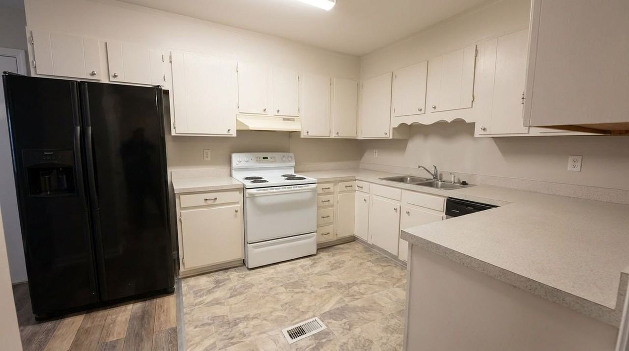 8336 Trail View Dr - Photo 3 of 11