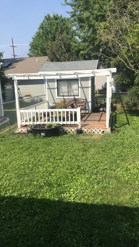 105 Alberta Ct - Photo 2 of 12