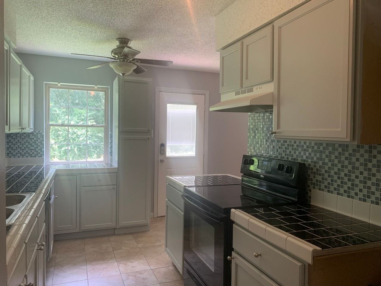 20 Creekdale Dr - Photo 6 of 22
