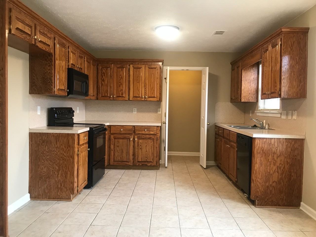 16 Mustang Dr - Photo 6 of 23