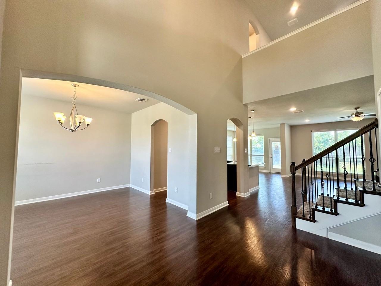 10612 Langham Dr - Photo 2 of 21