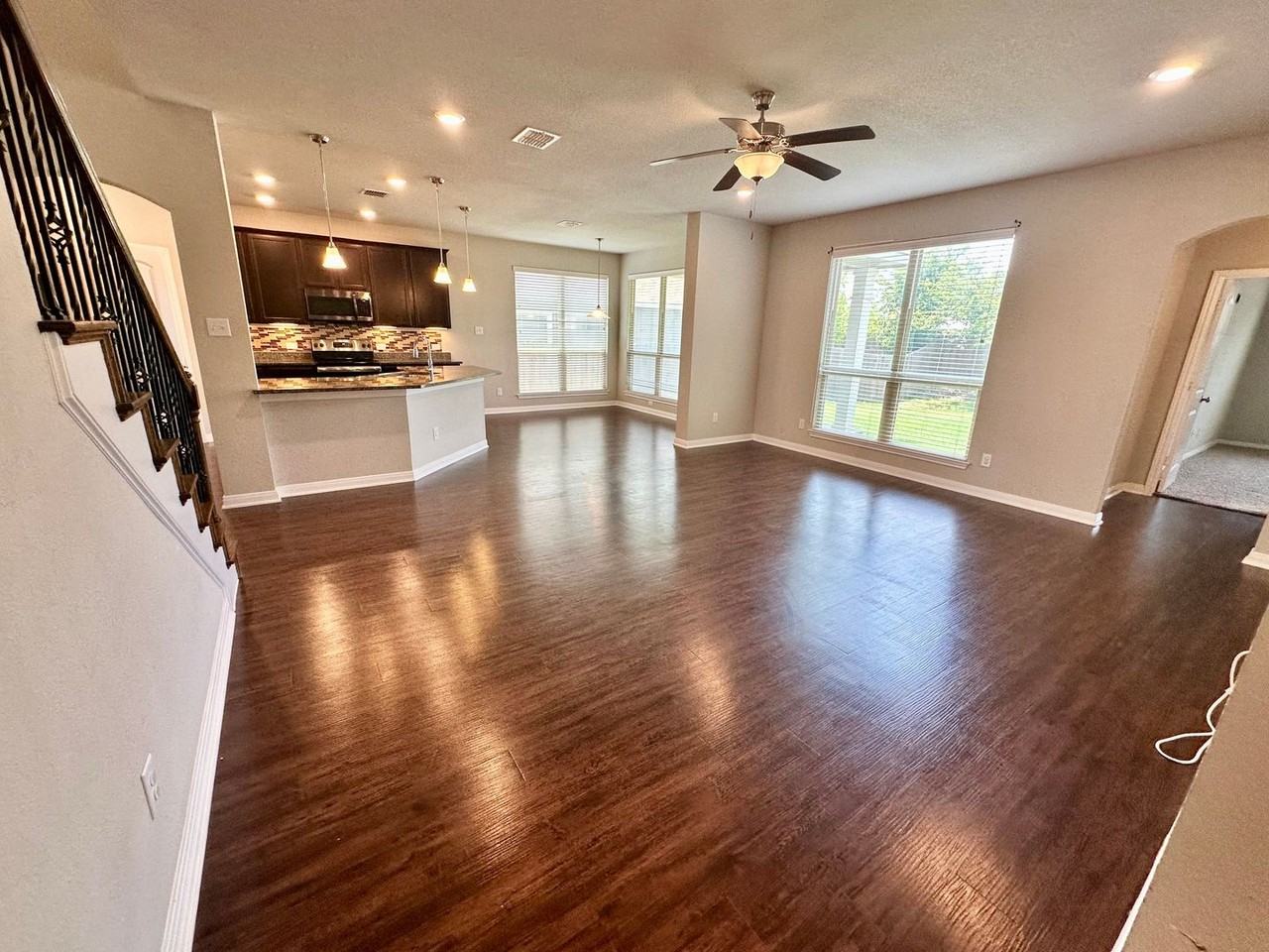 10612 Langham Dr - Photo 4 of 21
