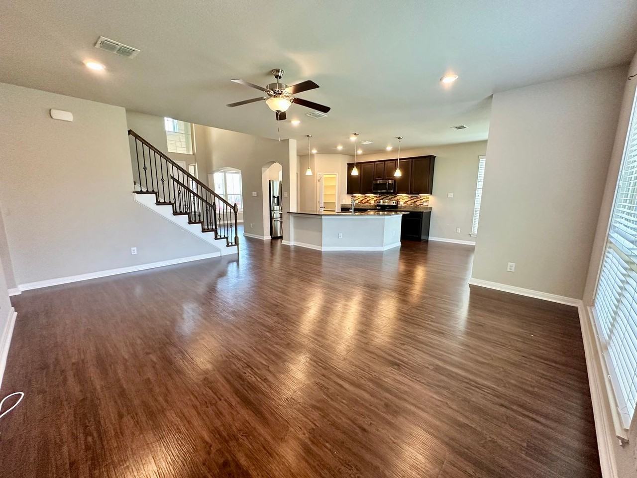 10612 Langham Dr - Photo 5 of 21