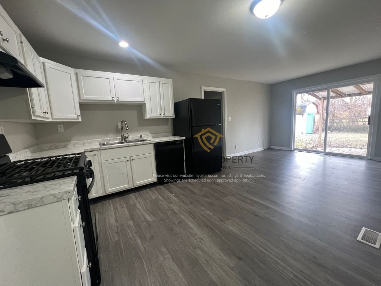 8523 E 42nd St - Photo 3 of 16