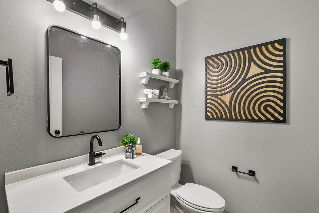 1320 Weaver Way - Photo 7 of 34