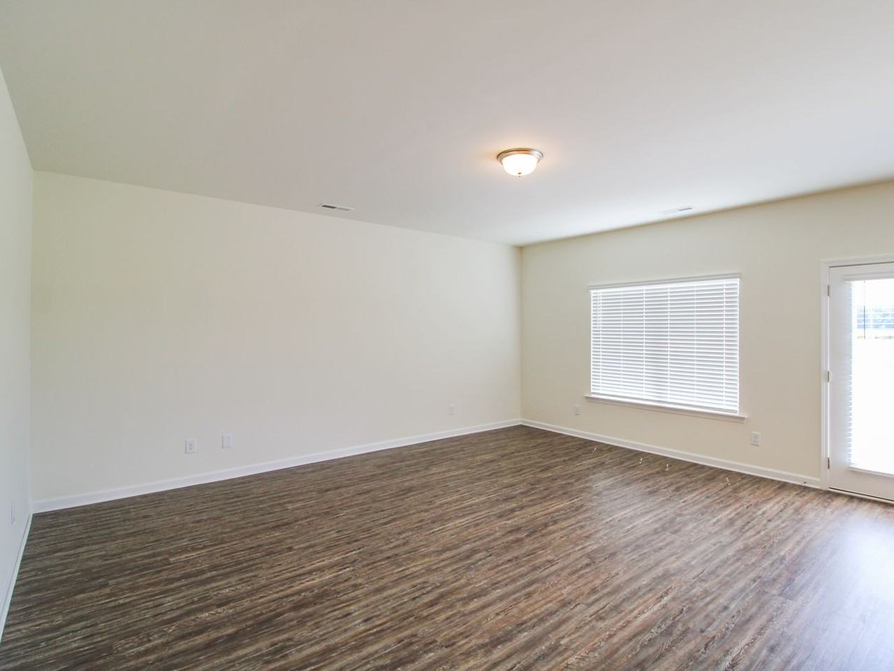 13791 Hill Place Ln - Photo 6 of 31