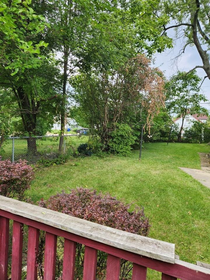 11207 Avon Ave - Photo 3 of 7