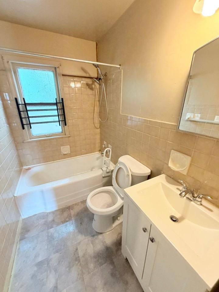 11207 Avon Ave - Photo 5 of 7