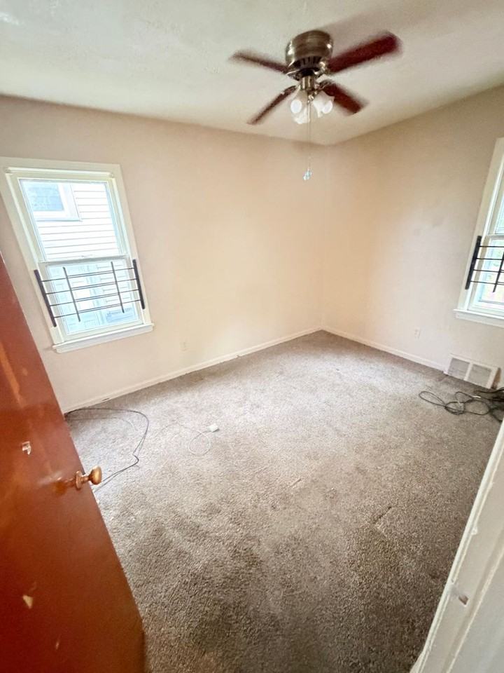 11207 Avon Ave - Photo 7 of 7