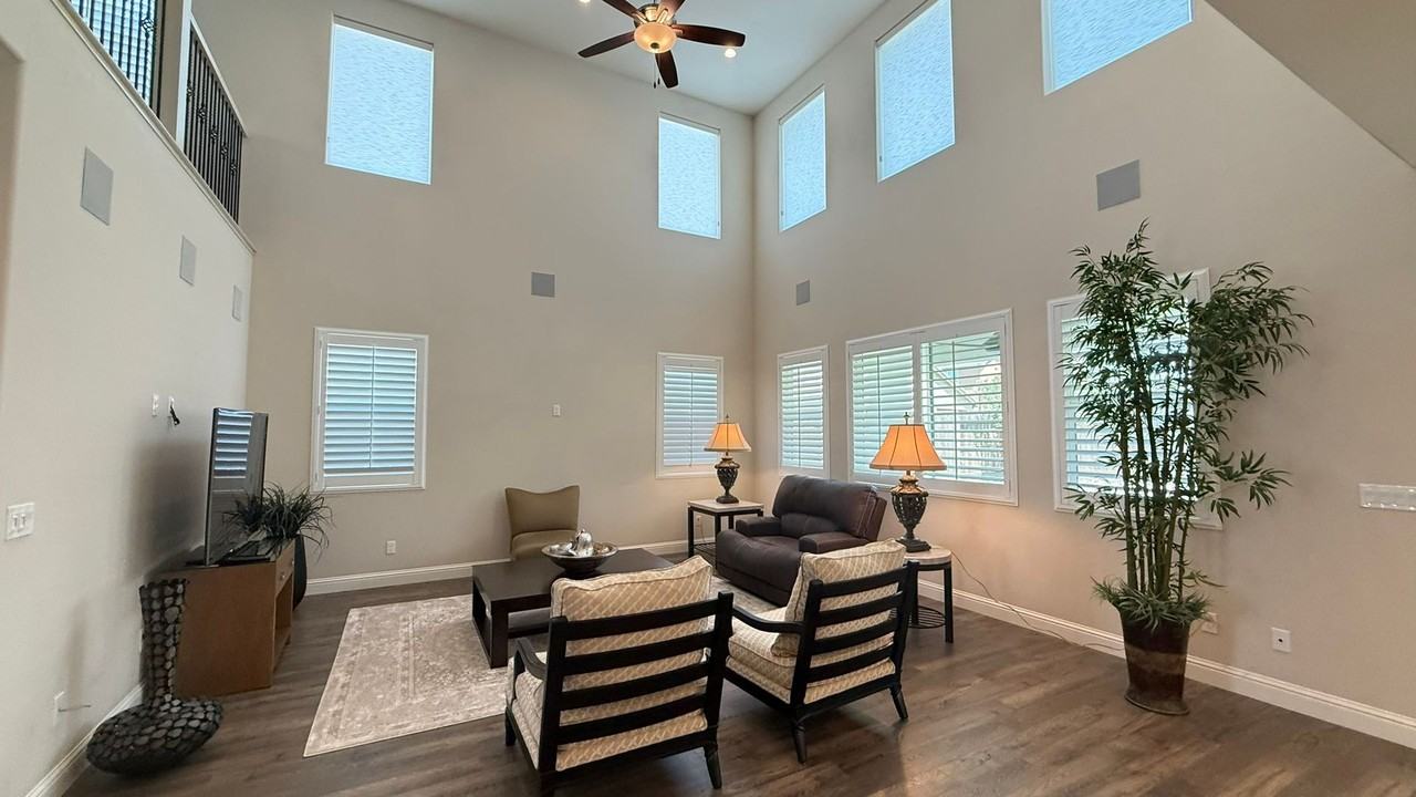 1821 W Corvina Ave - Photo 4 of 31