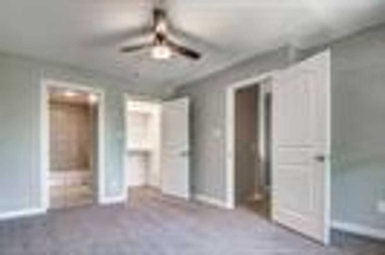 3258 Wexford Dr - Photo 3 of 25