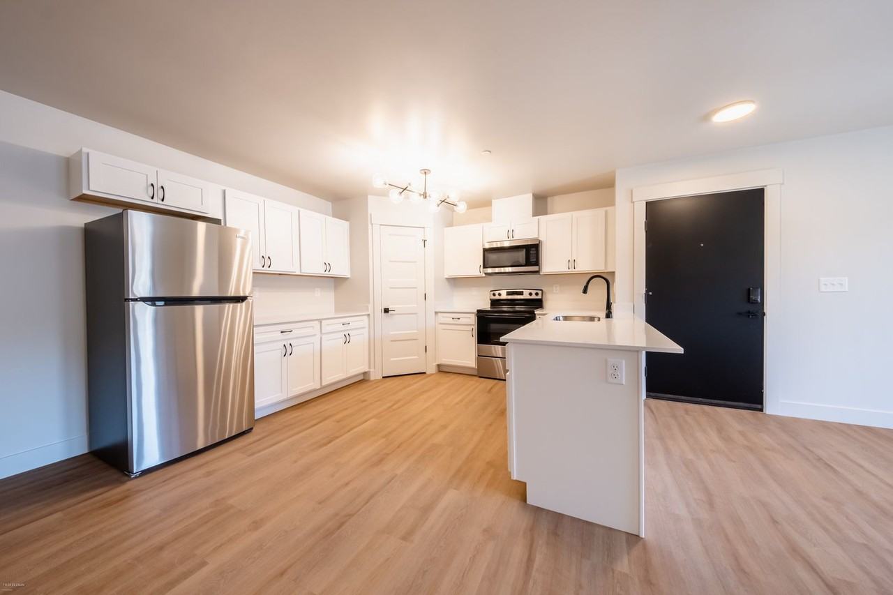 426 Cobalt Dr #304 - Photo 4 of 11