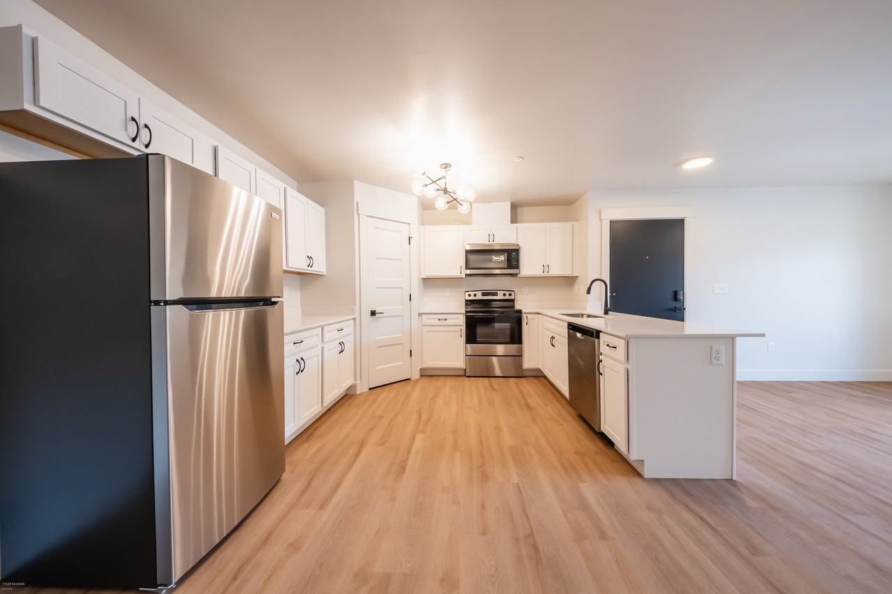 426 Cobalt Dr #304 - Photo 5 of 11