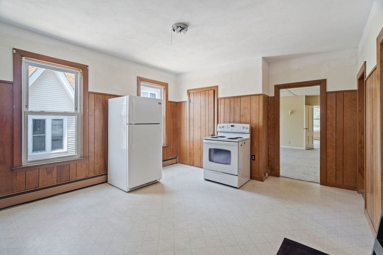 135 Sagamore St - Photo 2 of 45