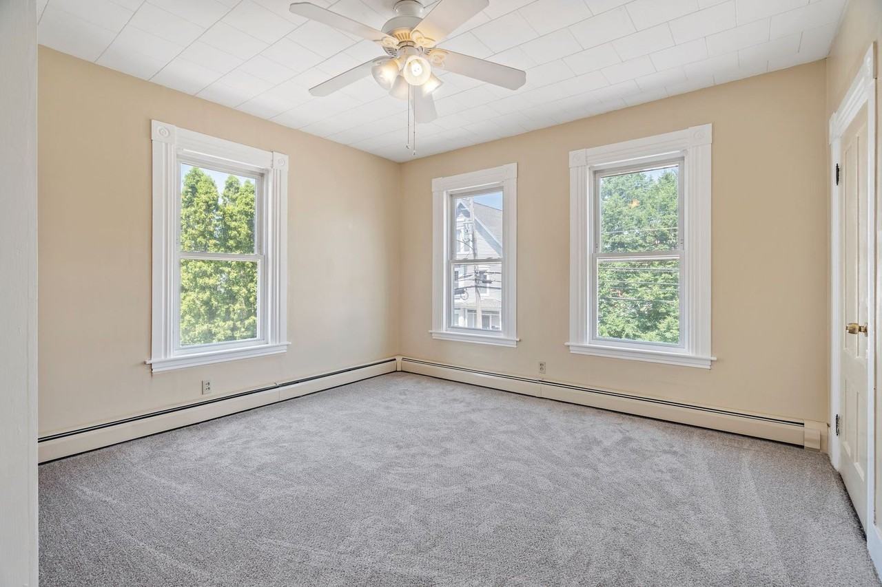135 Sagamore St - Photo 7 of 45