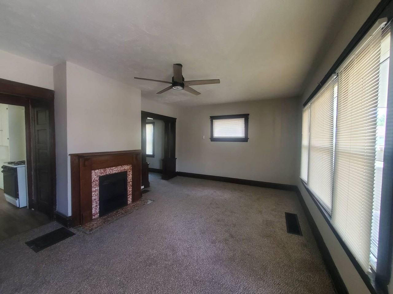 7816 Maryland Ave - Photo 3 of 26