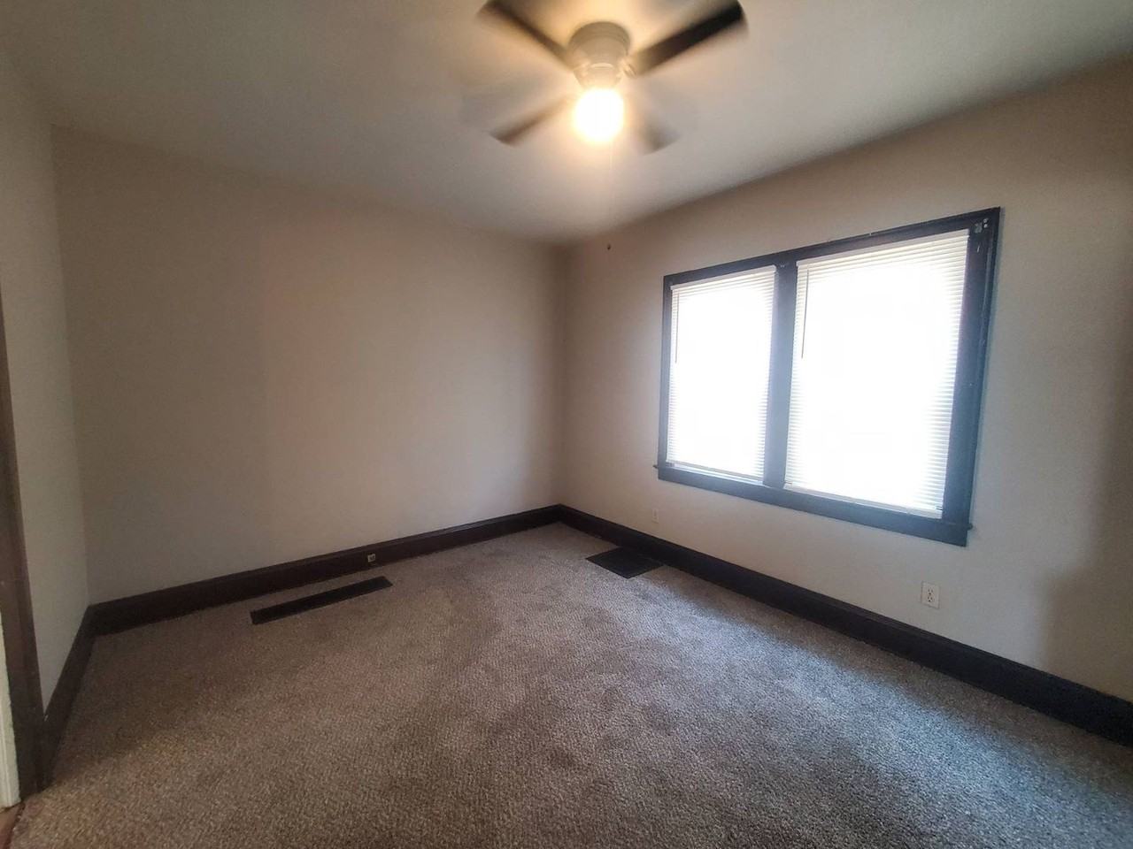 7816 Maryland Ave - Photo 5 of 26