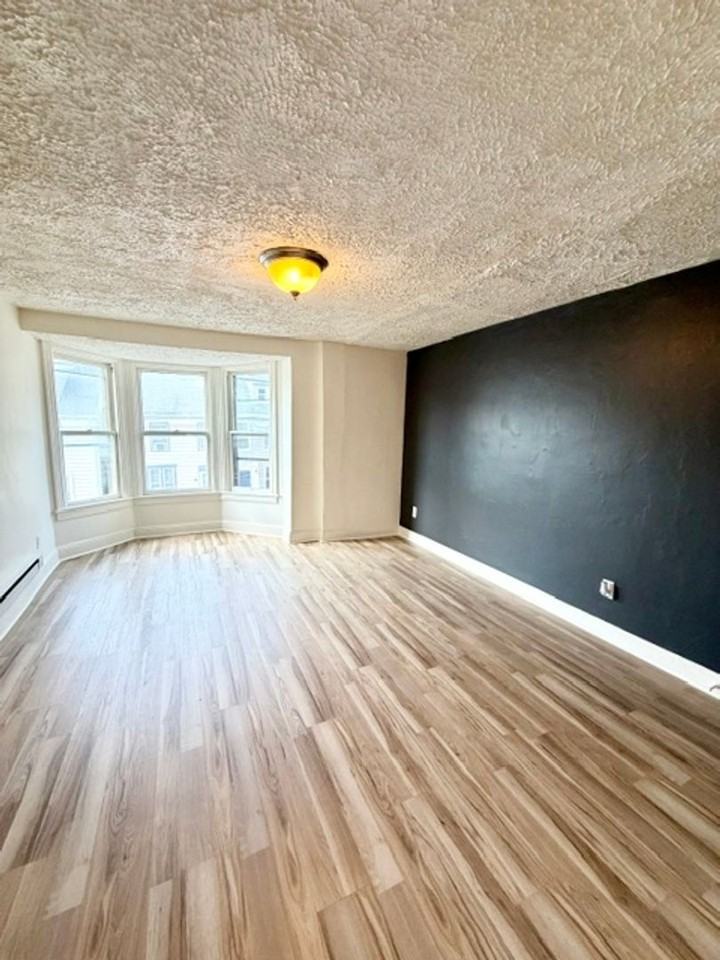 232 E King St #4 - Photo 4 of 12