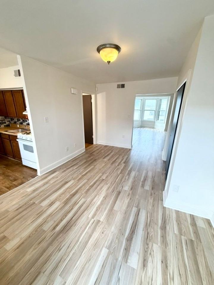 232 E King St #4 - Photo 7 of 12