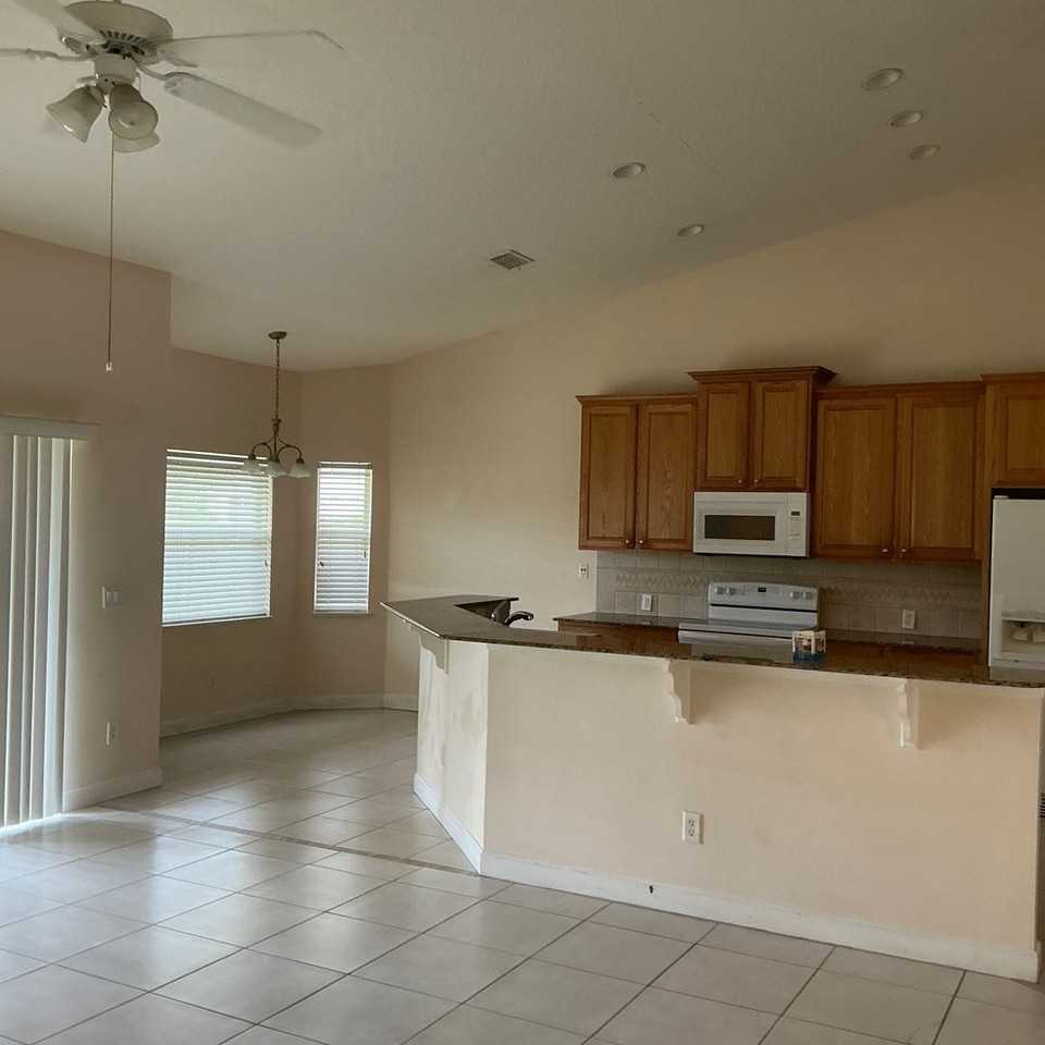 2173 Sw Idaho Ln - Photo 3 of 22