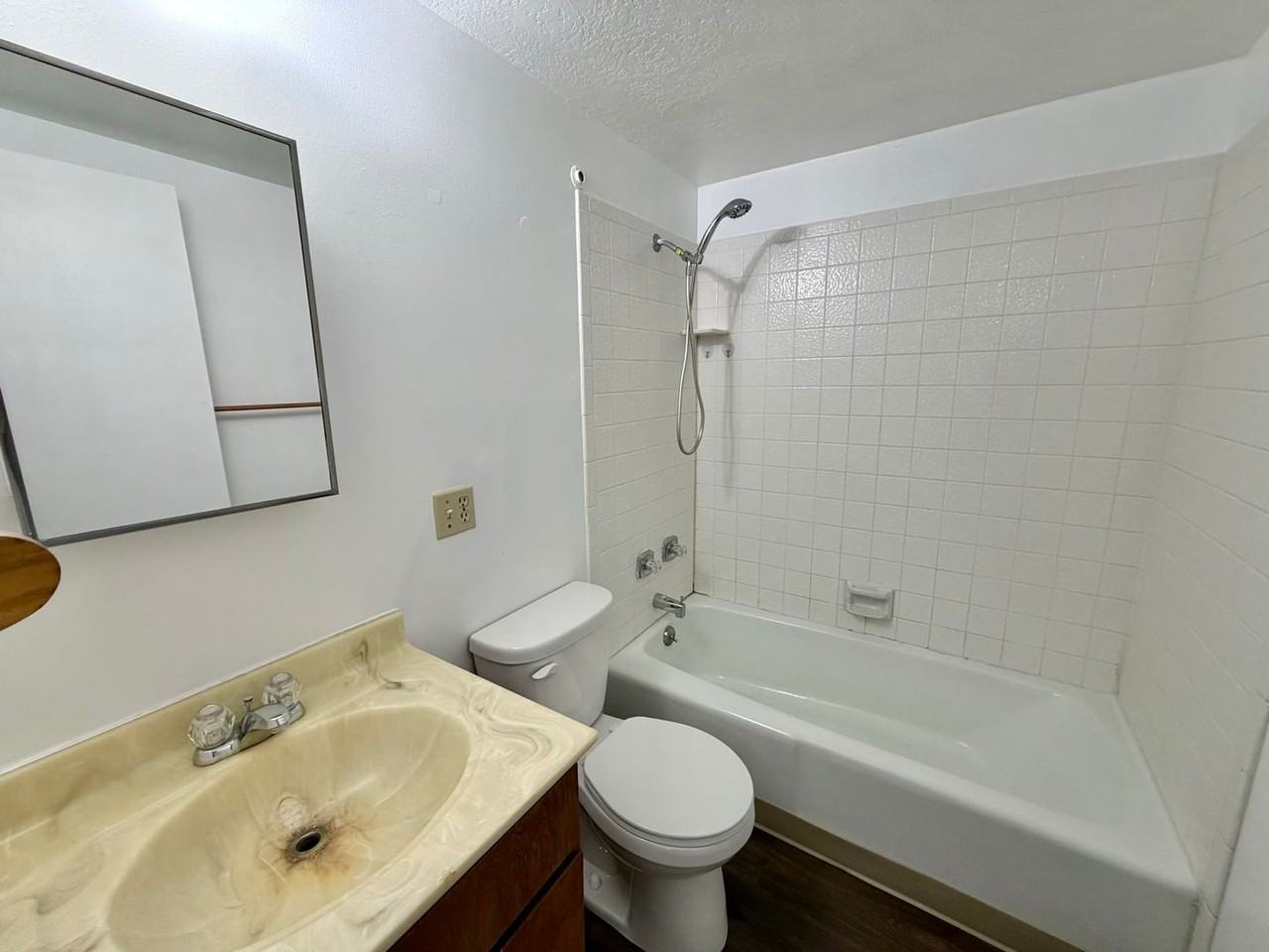 Niche Properties - Photo 2 of 15