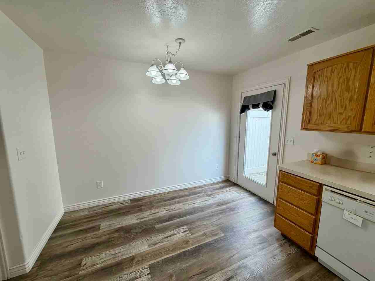 Niche Properties - Photo 3 of 18